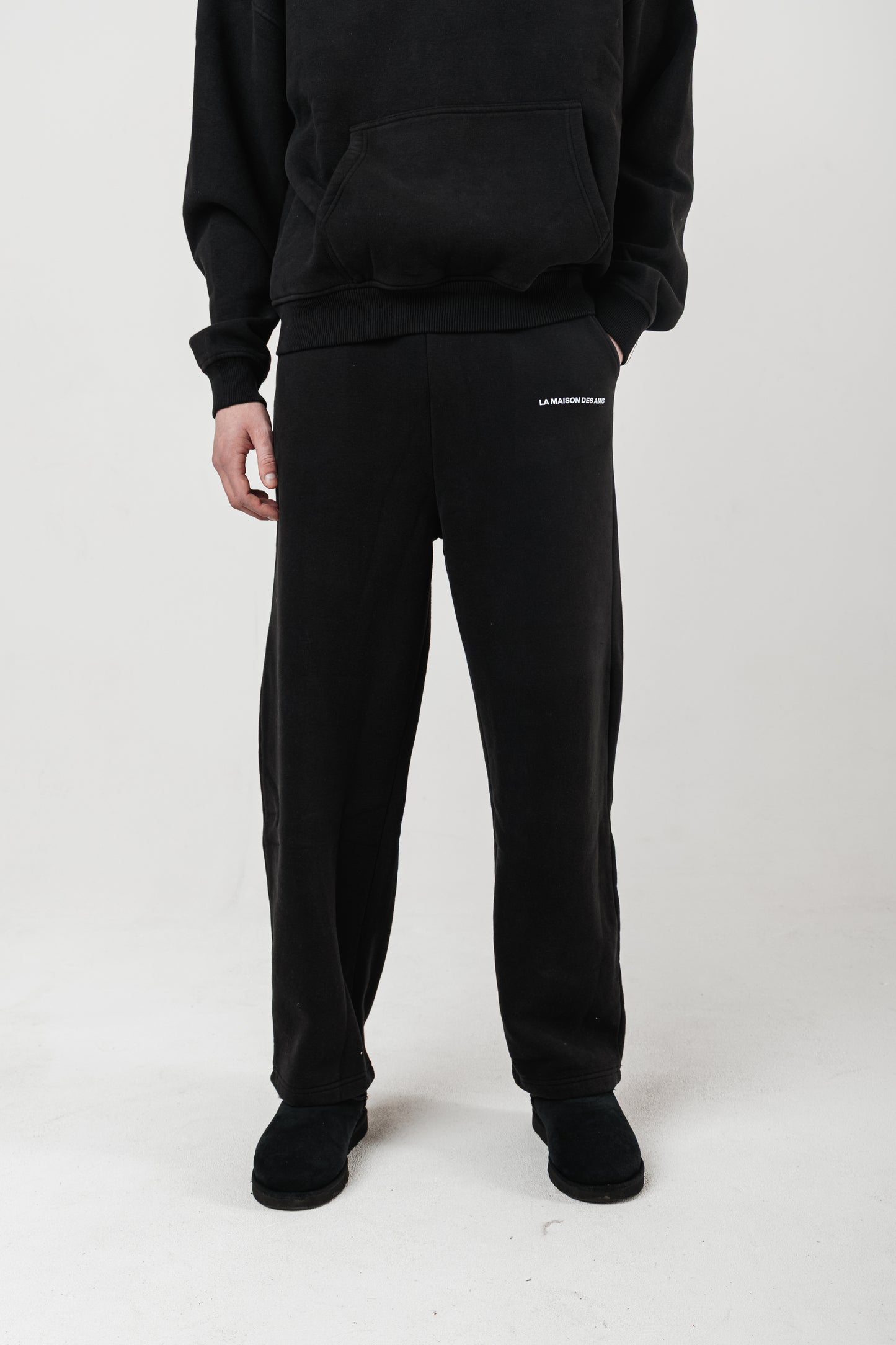 Black straight-fit sweatpants, 440 GSM heavyweigh